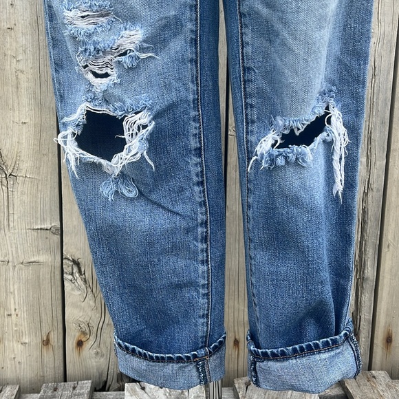 AMERICAN EAGLE DISTRESSED JEANS SZ 2 - Picture 3 of 5